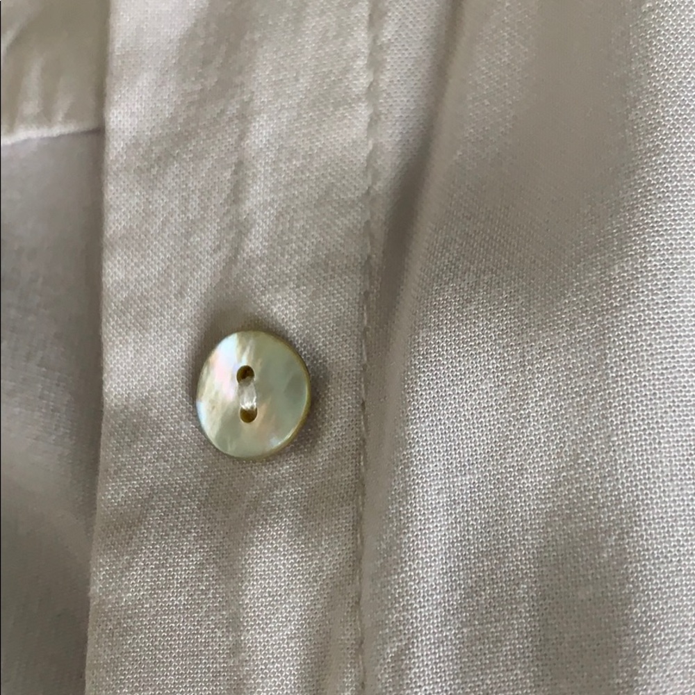A New Day. Woman’s White Top. - Picture 5 of 7